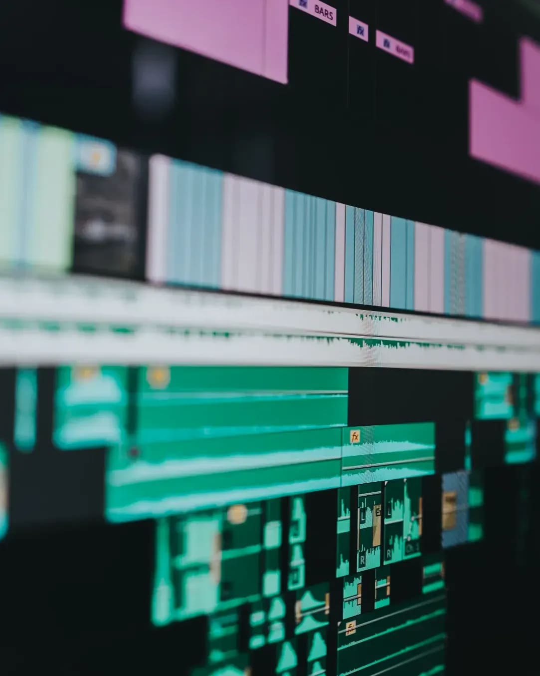 Edición y postproducción de contenido para redes sociales y plataformas digitales
